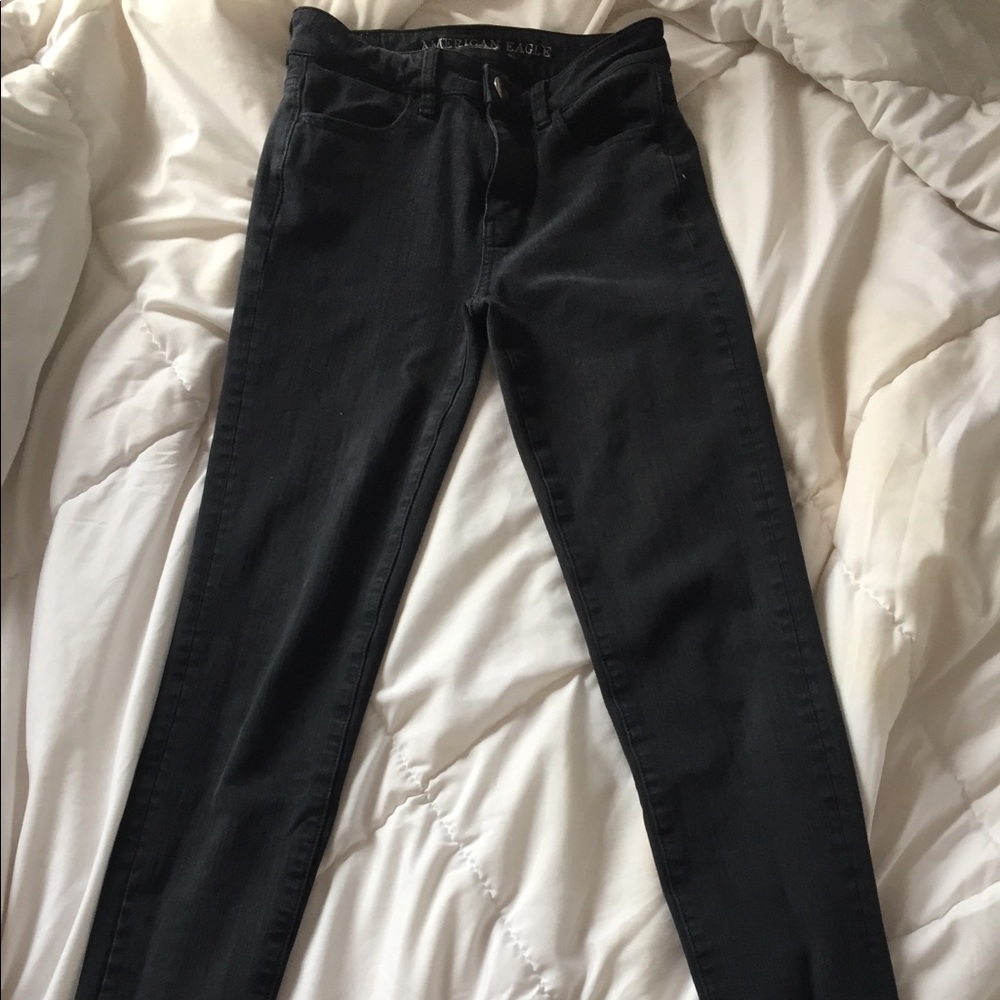 American Eagle black “Hi-Rise jegging”